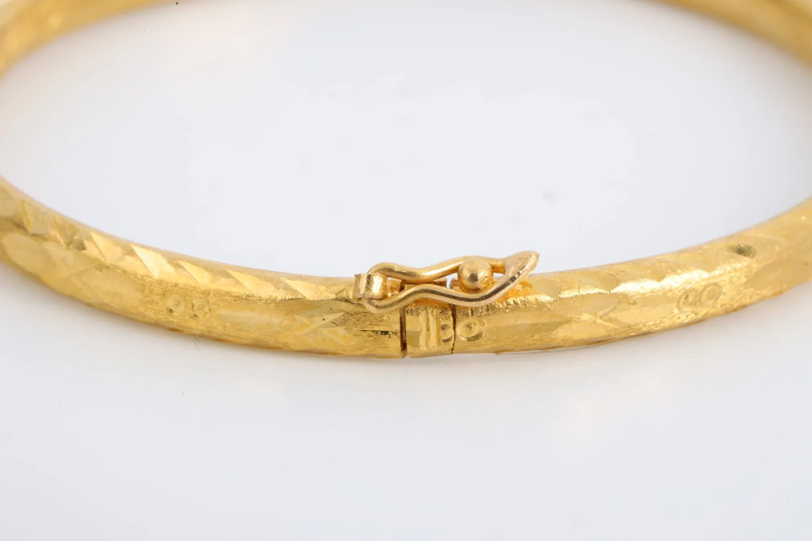 6.25" 24k Yellow Gold Bangle Bracelet (14.23g.)