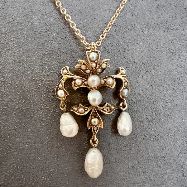 Antique Pearl Lavalier Pendant