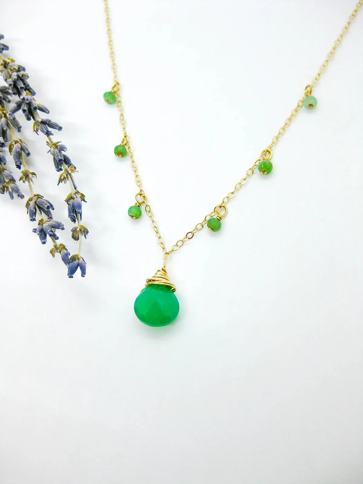 Chamomile: Chrysoprase Necklace - n582