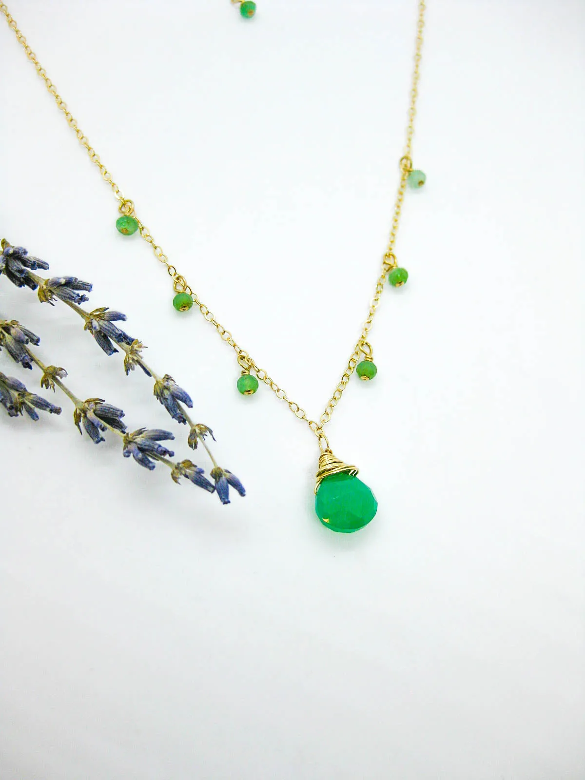 Chamomile: Chrysoprase Necklace - n582