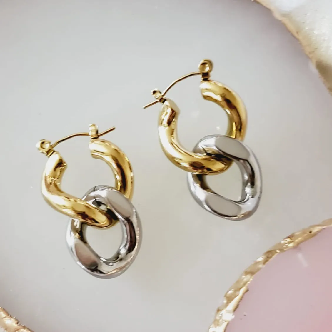 Flavianne Earrings