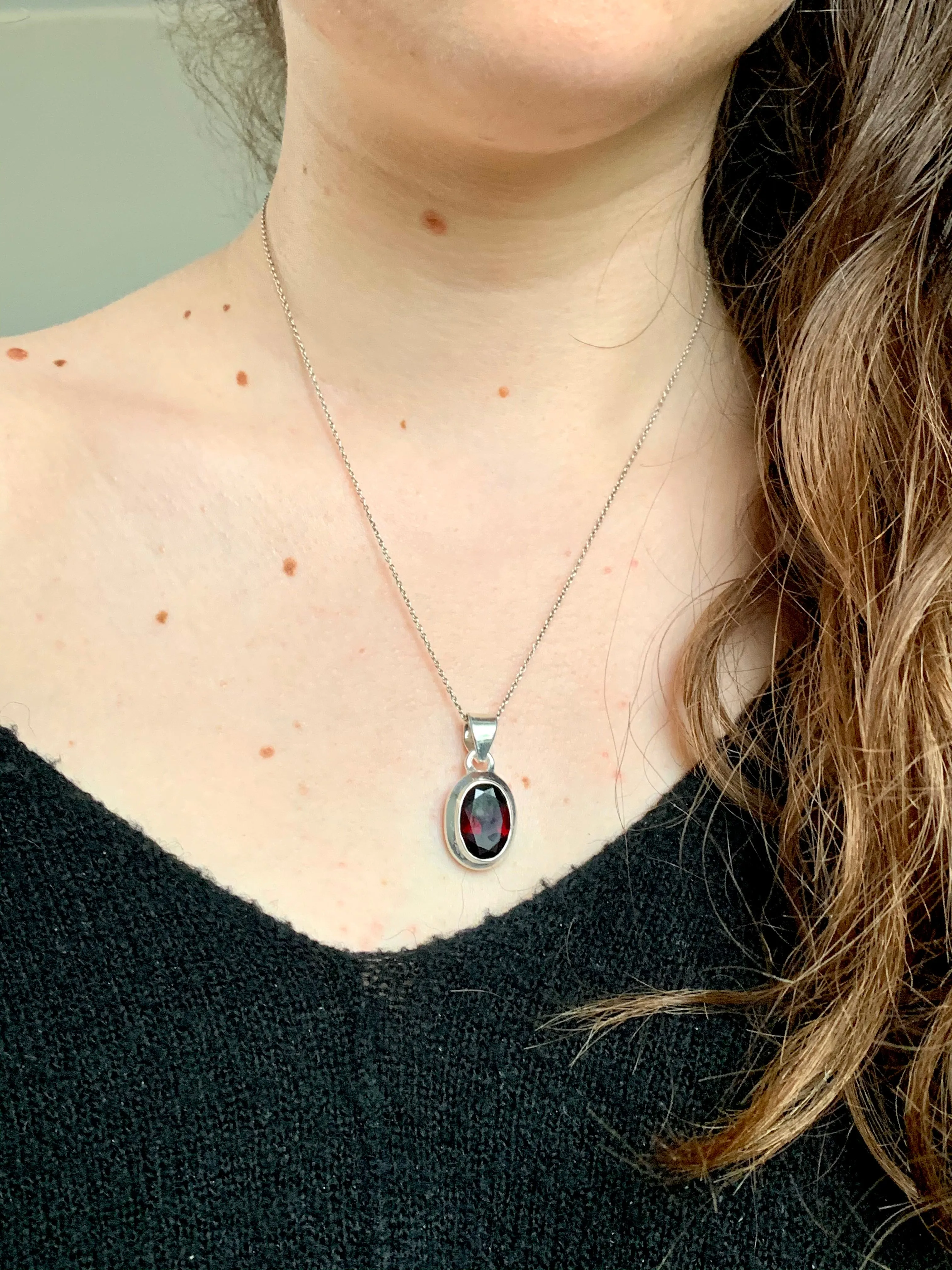 Garnet Ansley Pendant - Oval