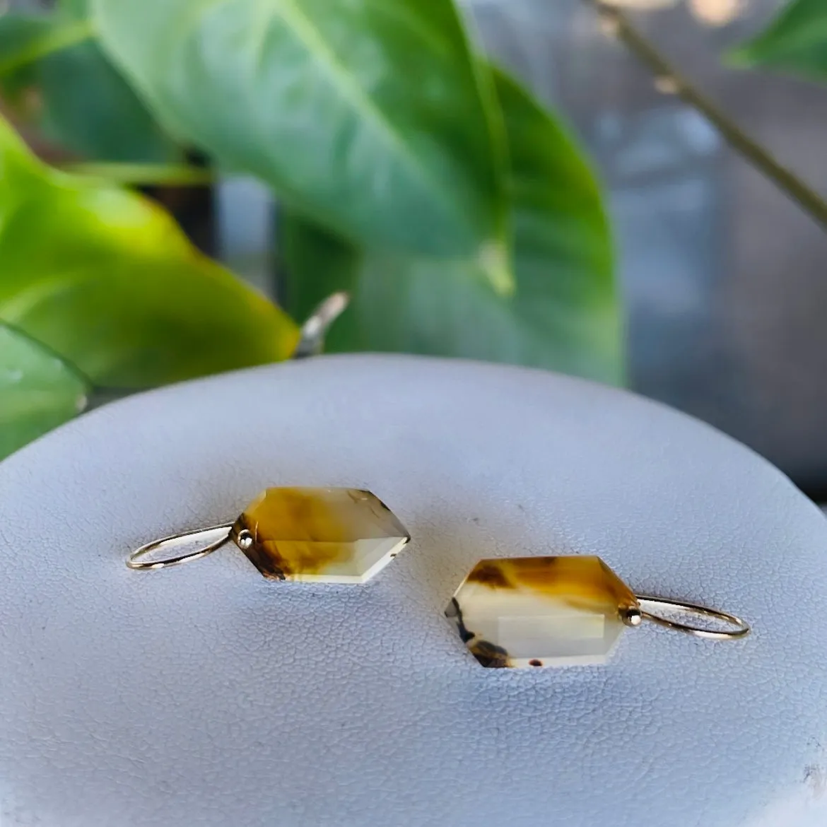 Golden lights montana agates earrings