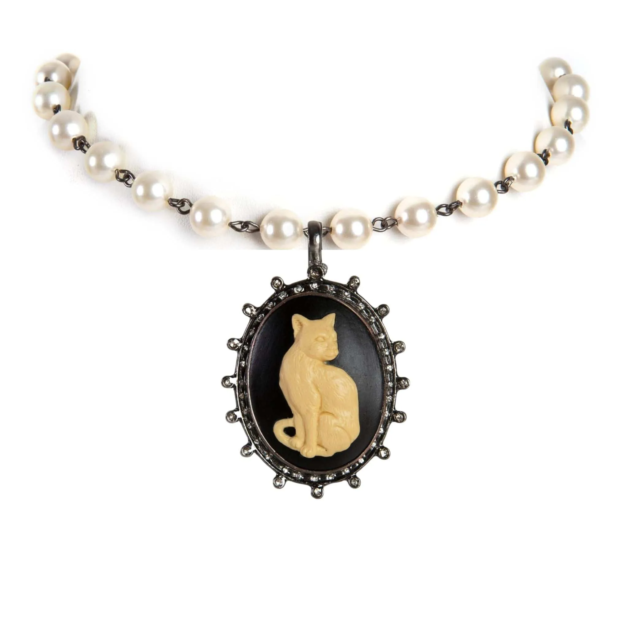 Iconic Pearl Choker Cream Pearl with All Medallions