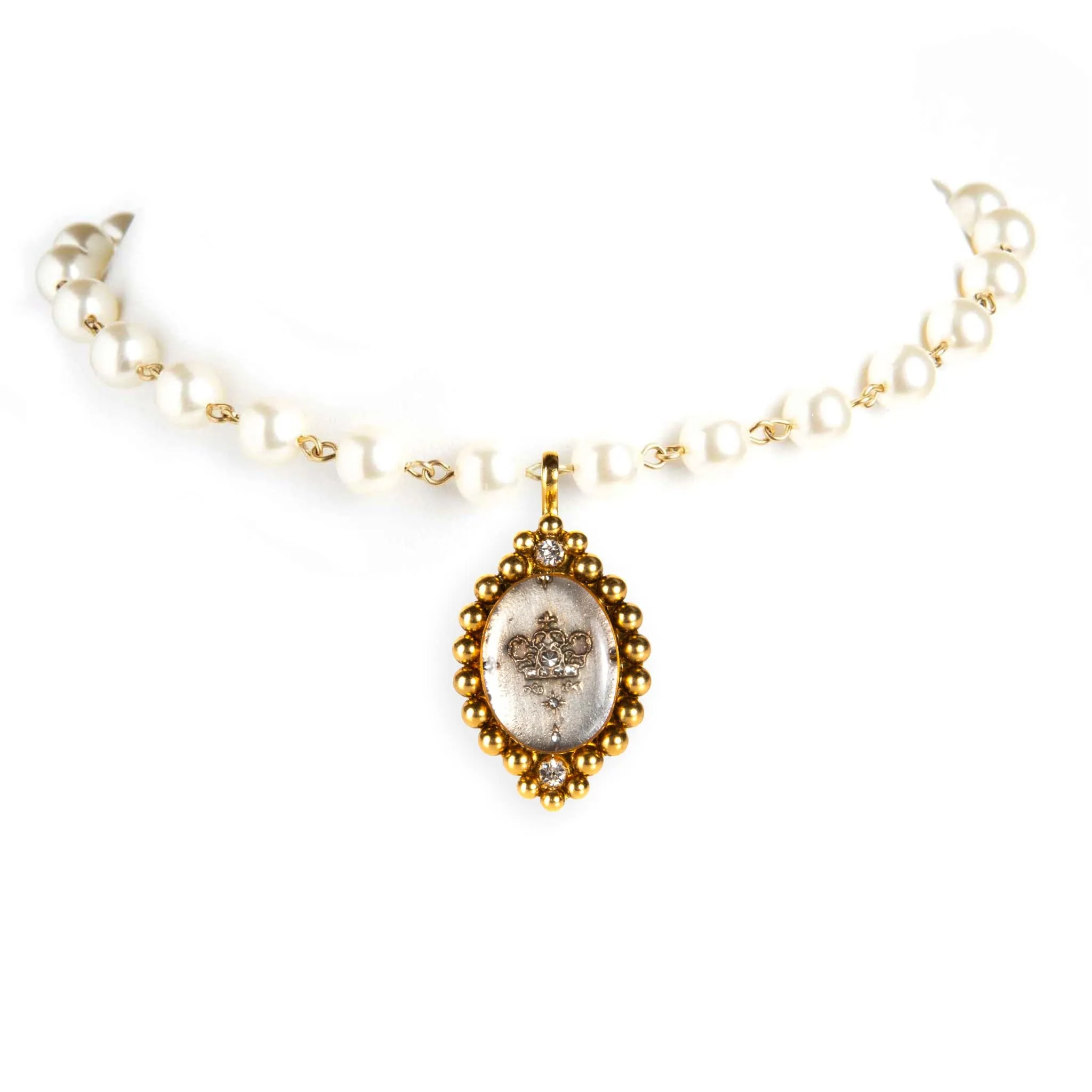 Iconic Pearl Choker Cream Pearl with All Medallions