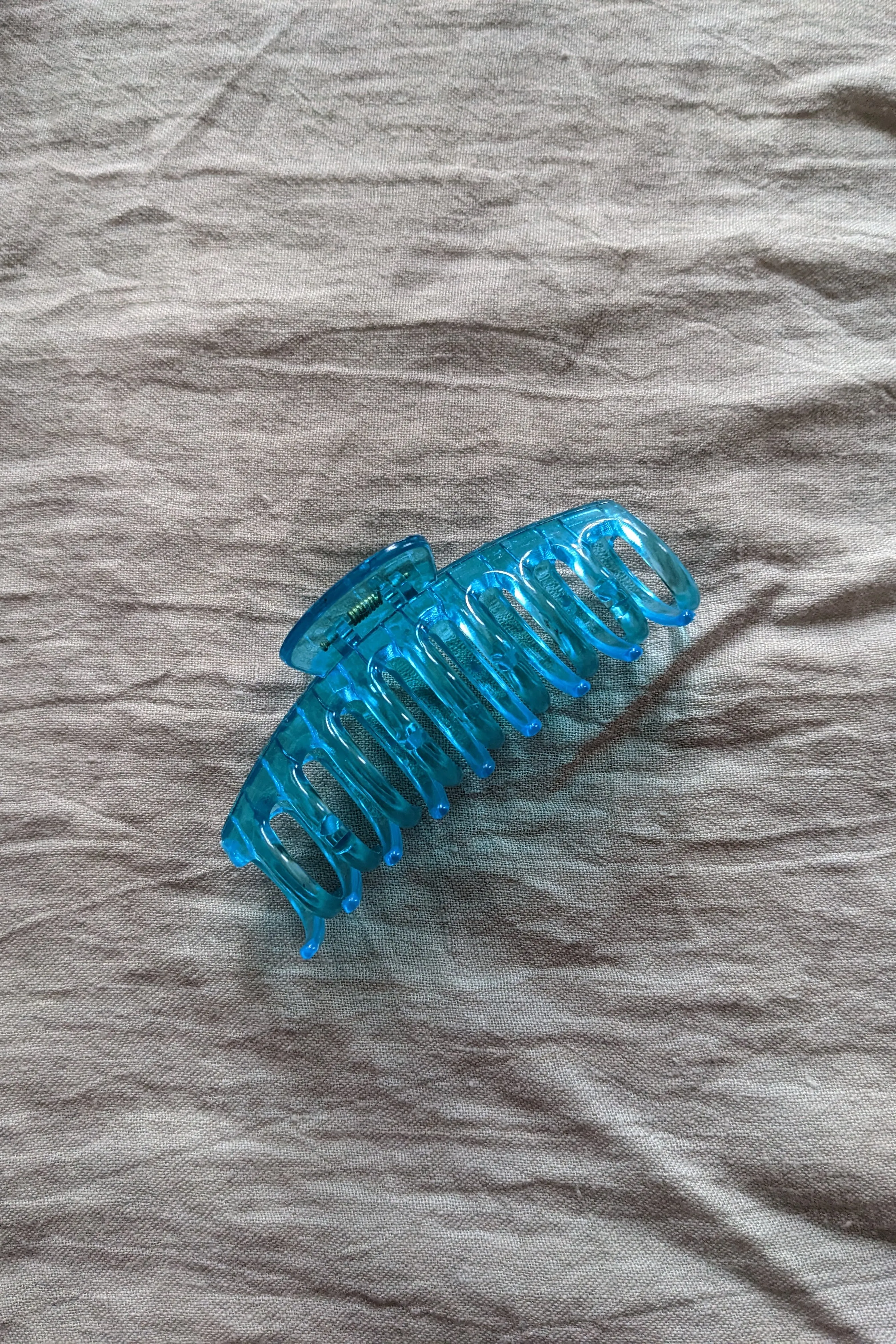 Light Blue Transparent Medium Claw Clip