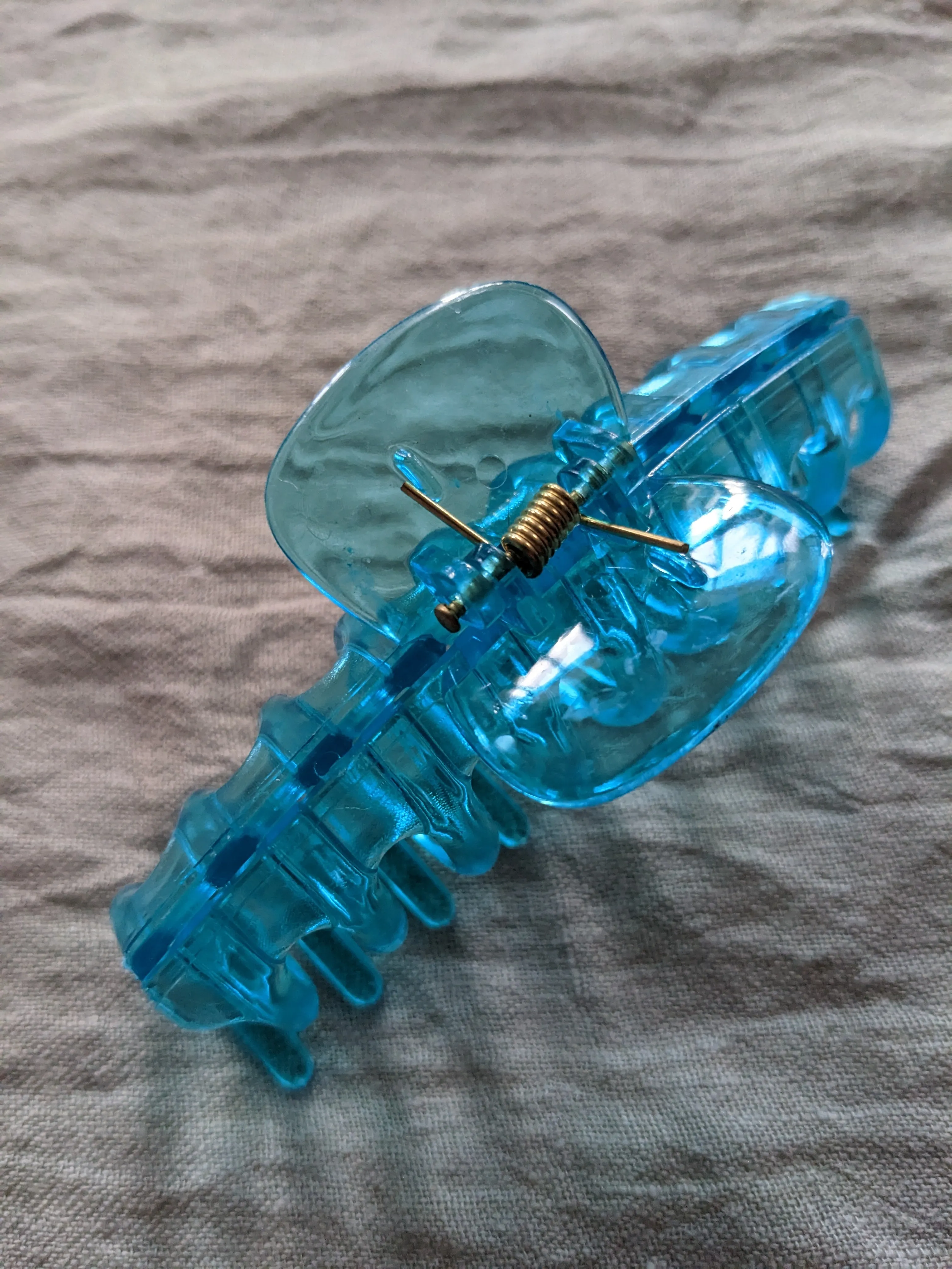 Light Blue Transparent Medium Claw Clip