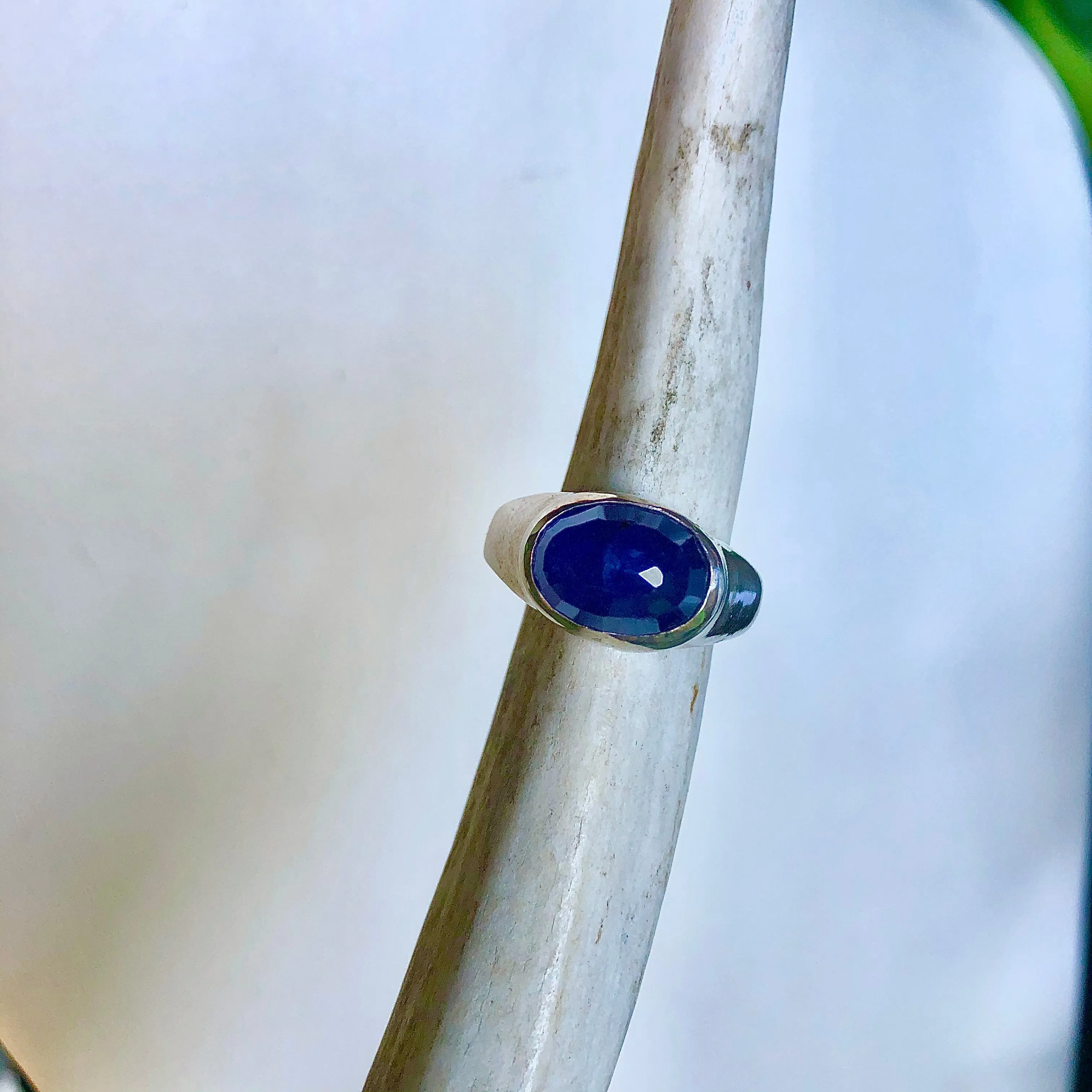 Oval top sapphire ring