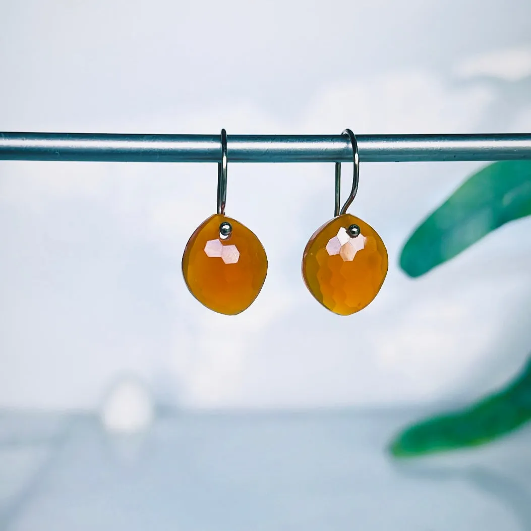 Petite honeycomb carnelian earrings