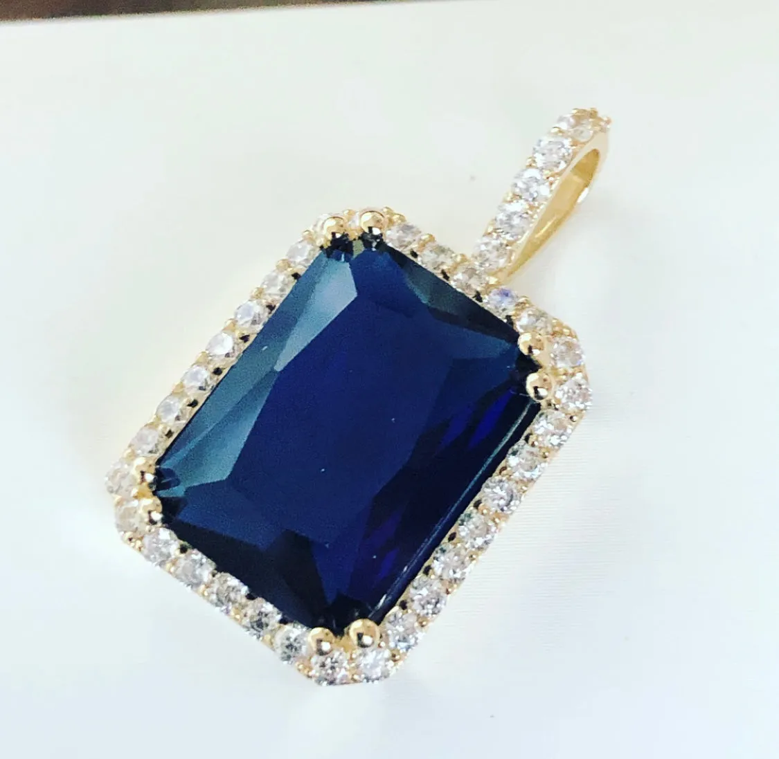 Sapphire blue pendant P263