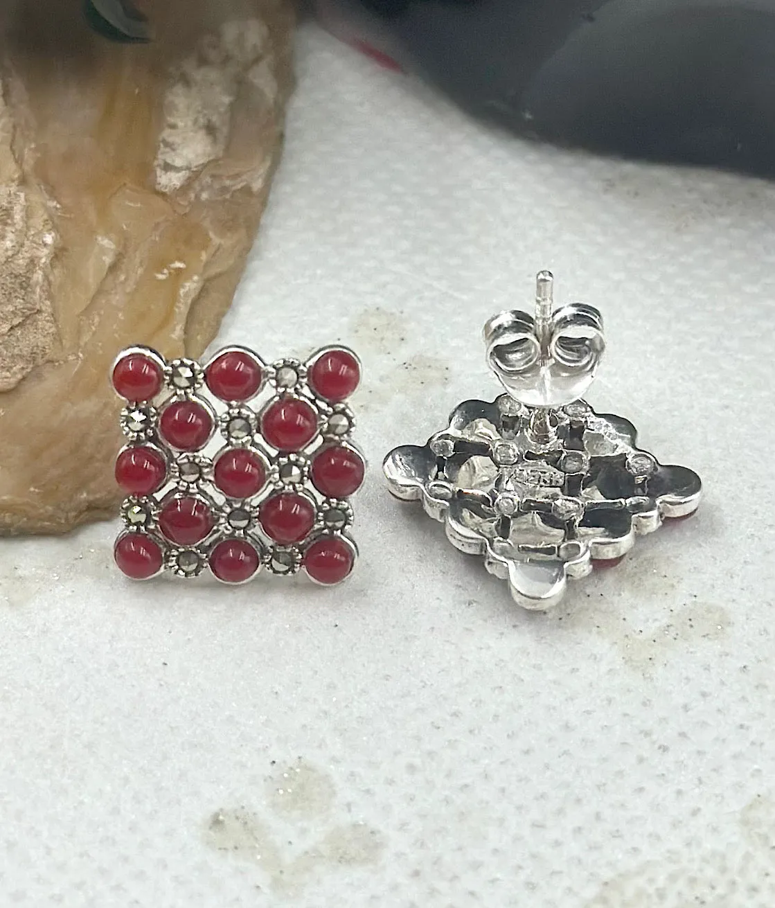 The Silver Marcasite Earstuds (Red)